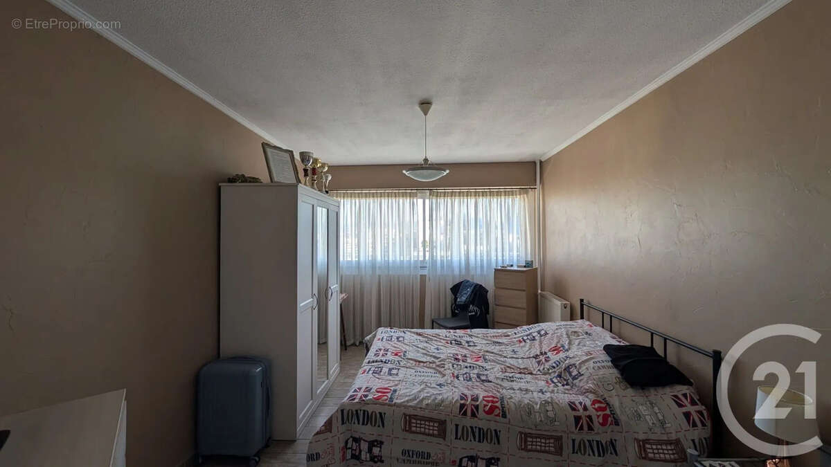 Appartement à MARSEILLE-4E