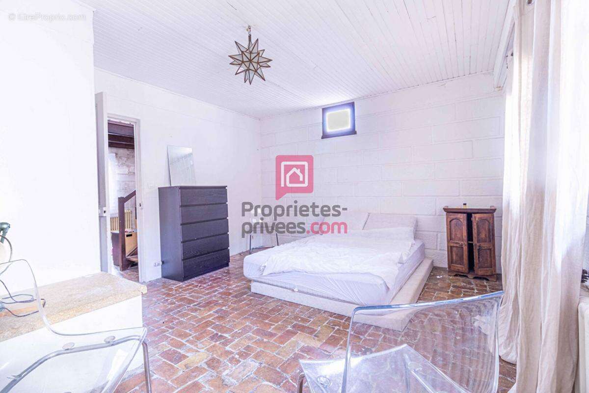 Appartement à VILLENEUVE-LES-AVIGNON