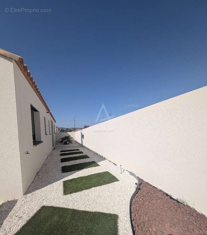 Maison 111 m² à Saint-Andre-De-Roquelongue  - photo 4