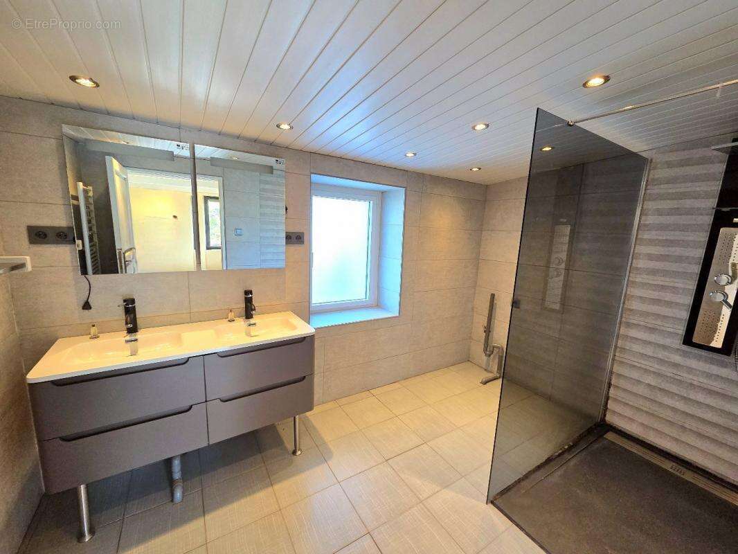 Maison à BARAQUEVILLE