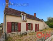 Maison à AINAY-LE-CHATEAU