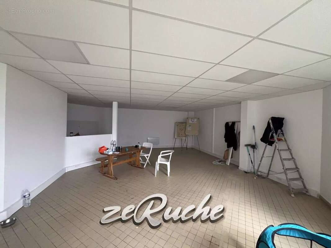 Commerce à DOUVRES-LA-DELIVRANDE