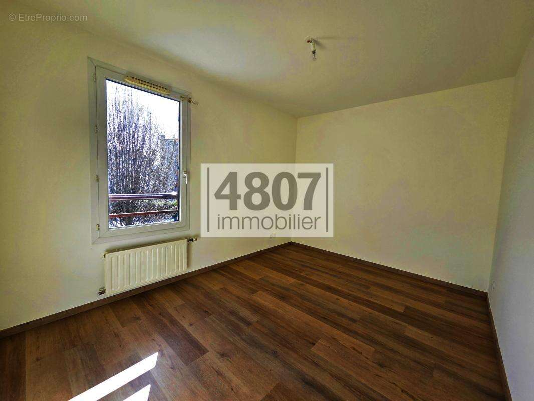 Appartement à VILLE-LA-GRAND
