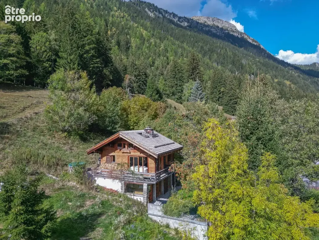 Magnifique petit chalet de charme dans le plus beau village de la vallée - photo 1