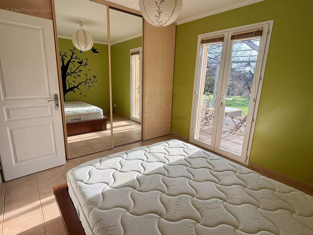 Maison à BAGNOLS-EN-FORET