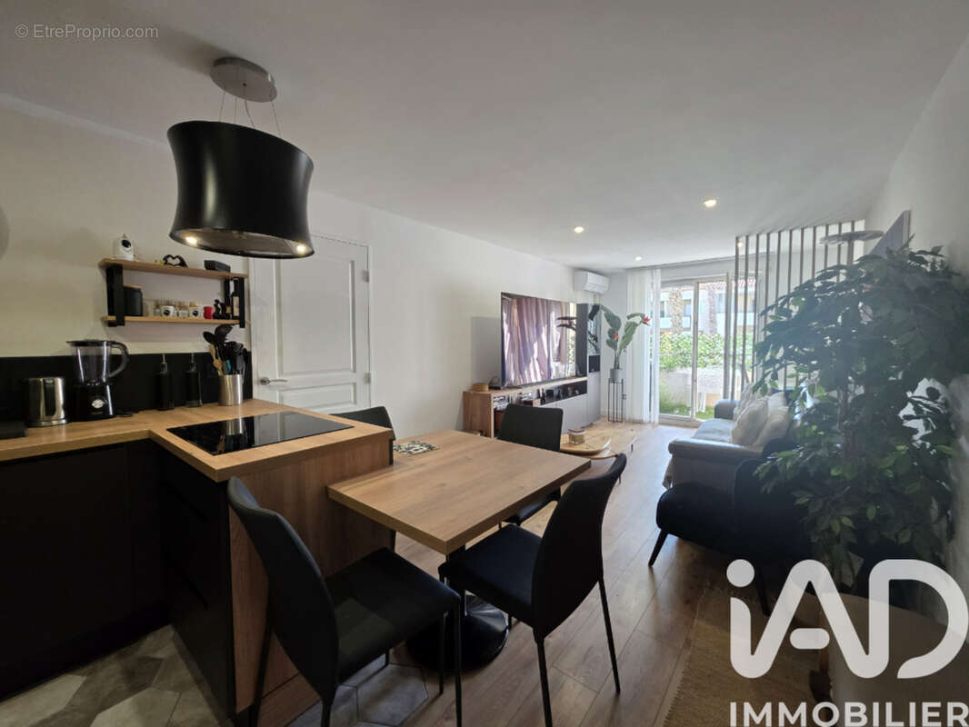 Photo 3 - Appartement à ROQUEBRUNE-SUR-ARGENS