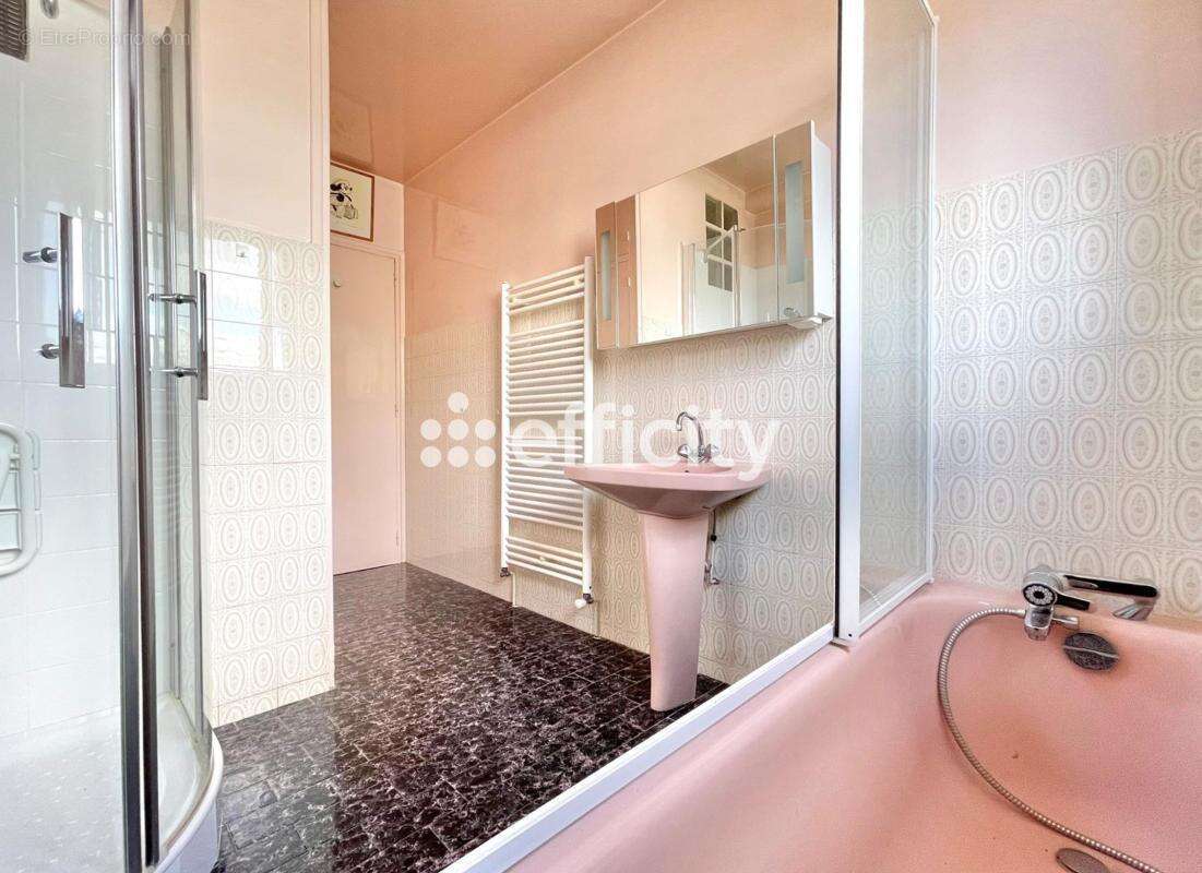 Maison à LES CLAYES-SOUS-BOIS