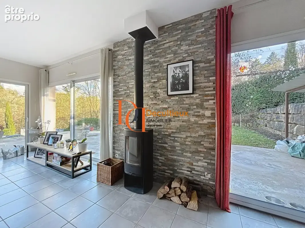 Maison 9 pièces 198 m² à vendre à Charbonnieres-Les-Bains (69260) - photo 7
