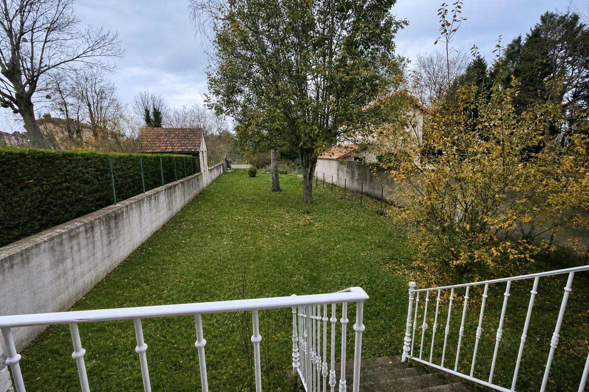Maison à CHARLIEU