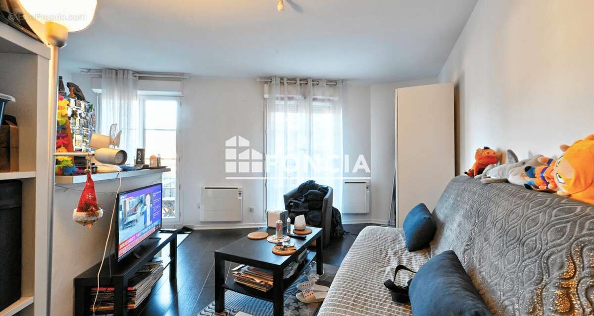 Appartement à FONTENAY-LE-FLEURY