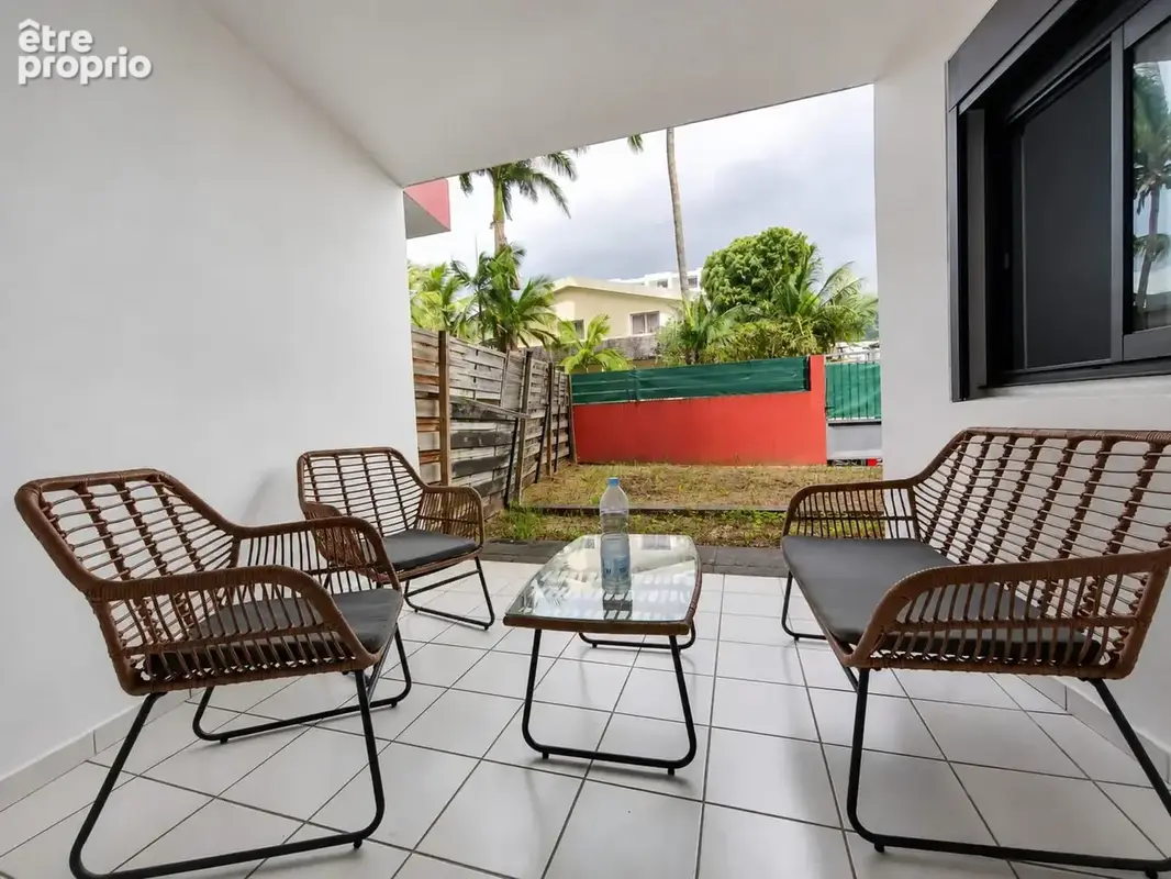 Sainte-clotilde   appartement t2 rénové avec terrasse, jardinet et parking - photo 8