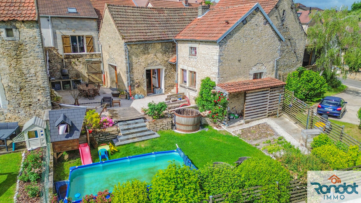 Maison à SAULX-LE-DUC