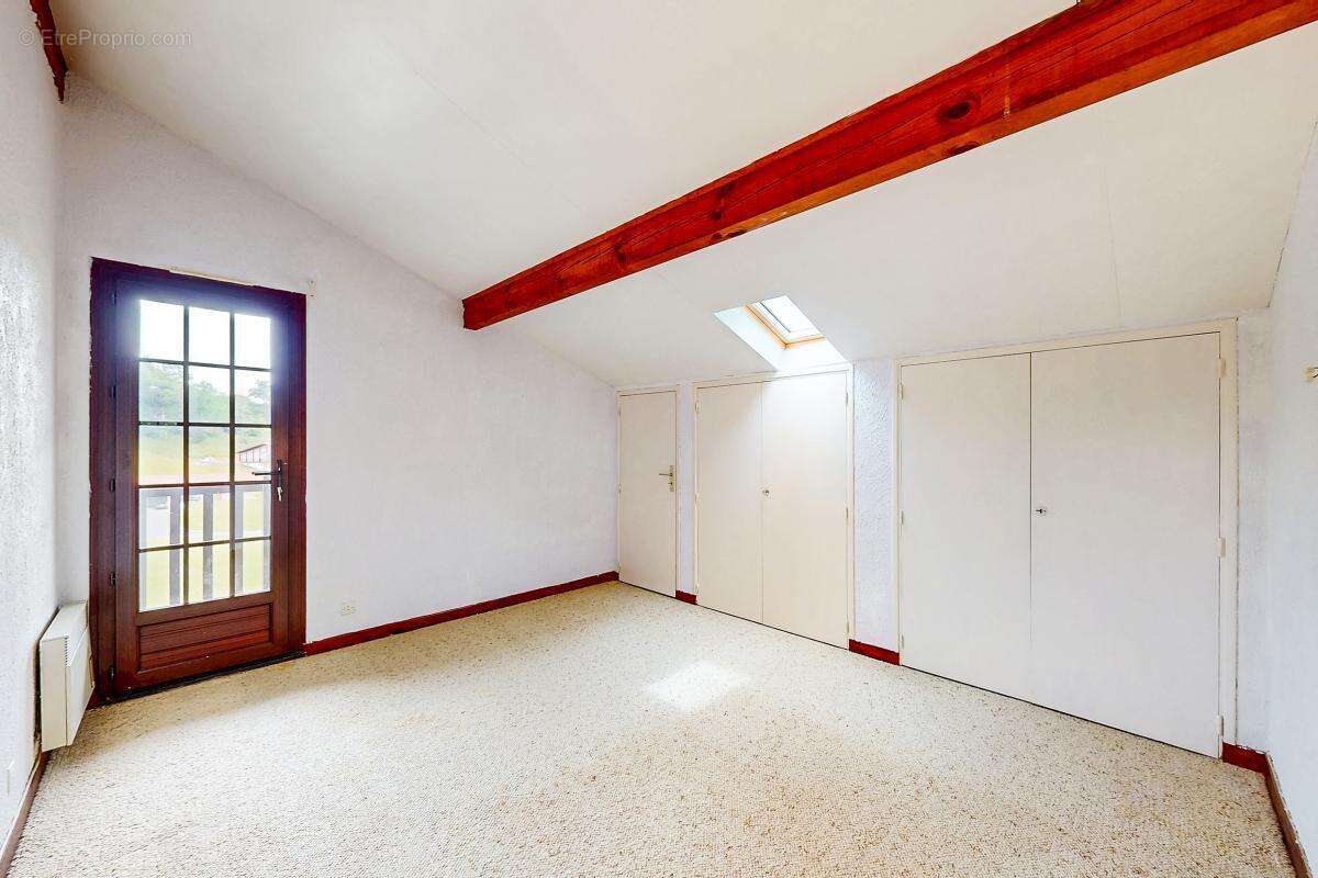Maison T5 231 m² avec jardin et garage - photo 6