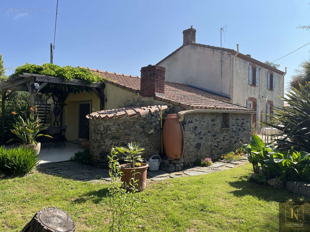 Maison à FROSSAY