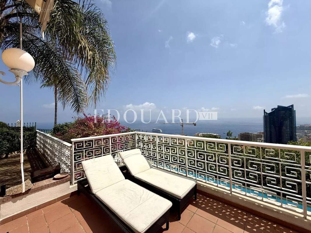 Dans un domaine privé et sécurisé, à vendre villa de prestige avec vue panoramique sur la Principauté de Monaco - photo 13