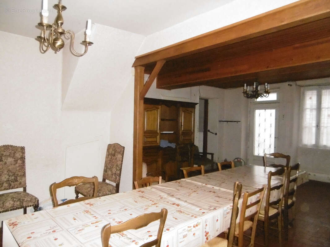 Maison à LUZY