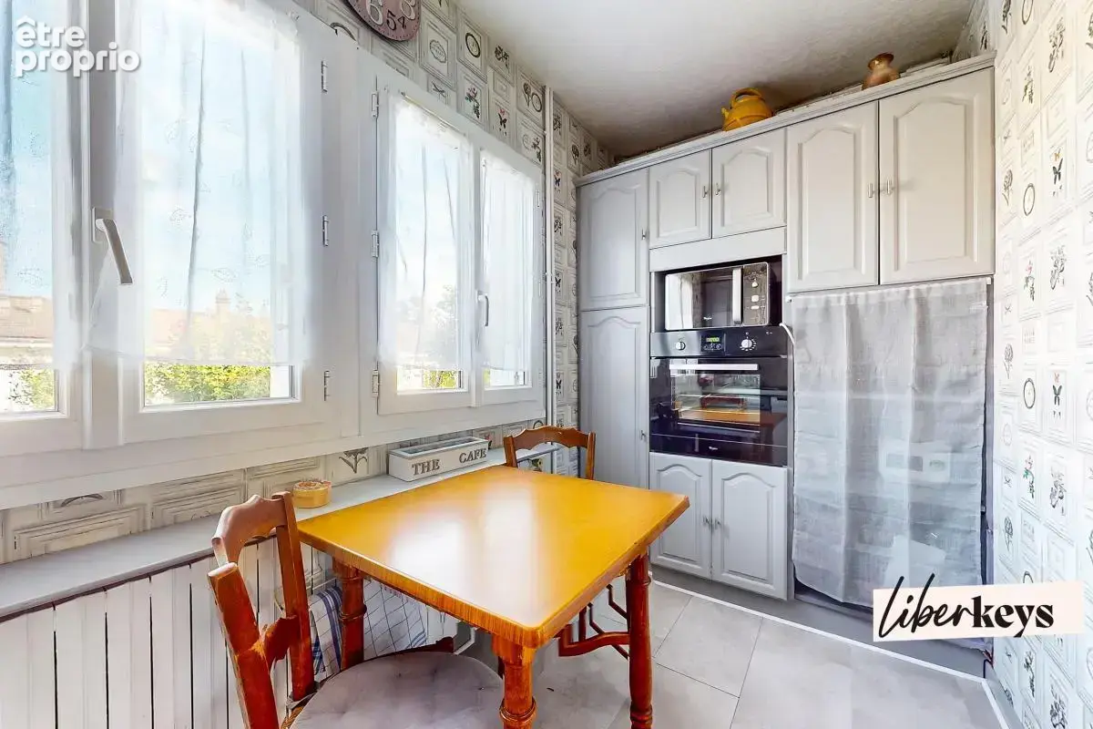 Plaisir – Maison familiale de plain-pied - 5 pièces - 120 m² au sol avec jardin et garage, proche gare - photo 11