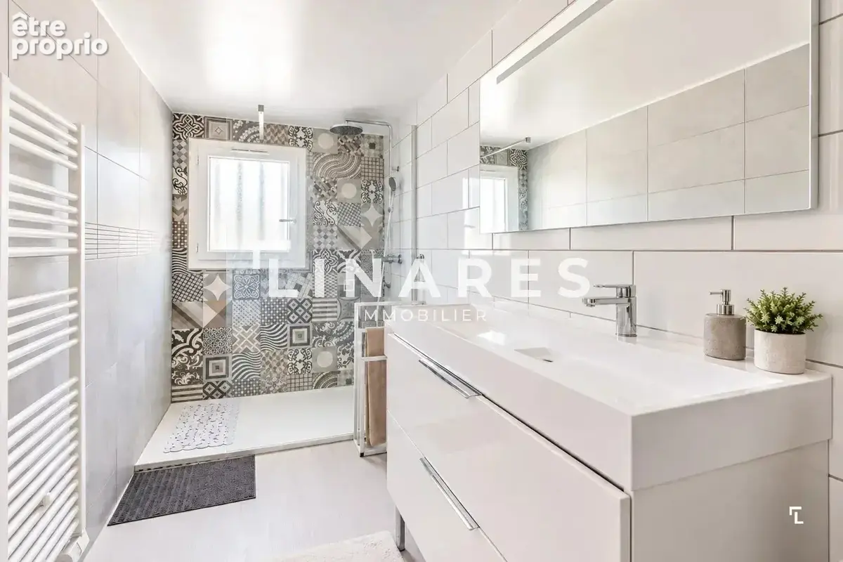 BASTIDE CONFIDENTIELLE -Maison T6/7 de 188m2 - Piscine - Terrain 1400m2 - 13190 Allauch - photo 9
