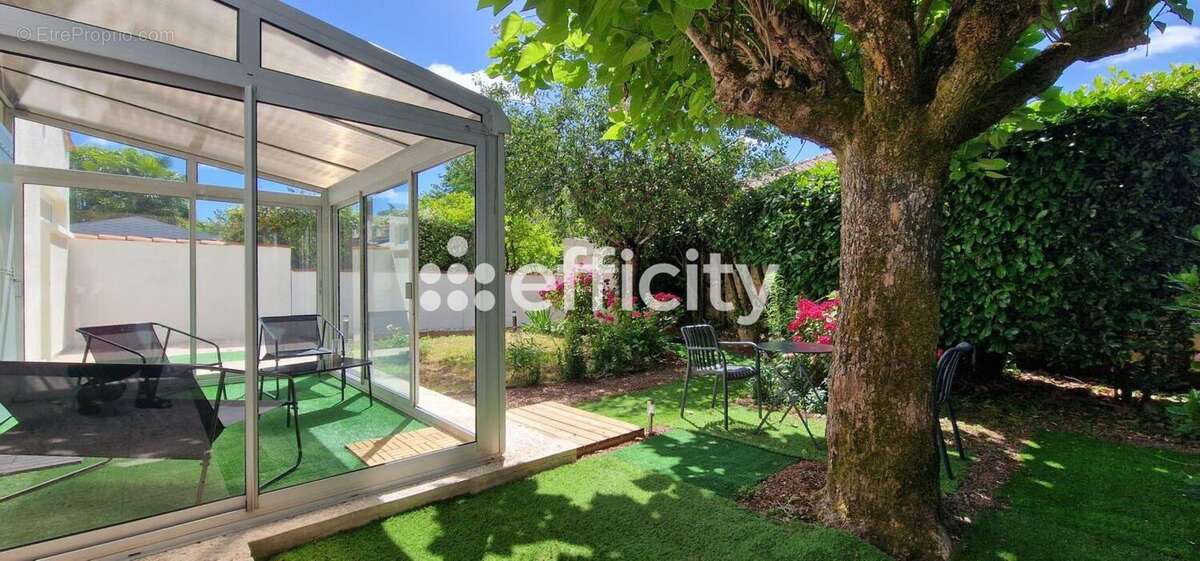 Maison 104 m² à L'isle-D'espagnac  - photo 3