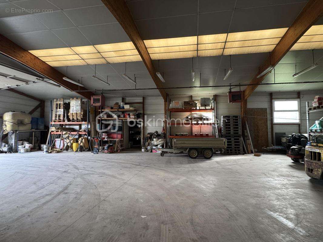 Commerce à SAINT-M'HERVE