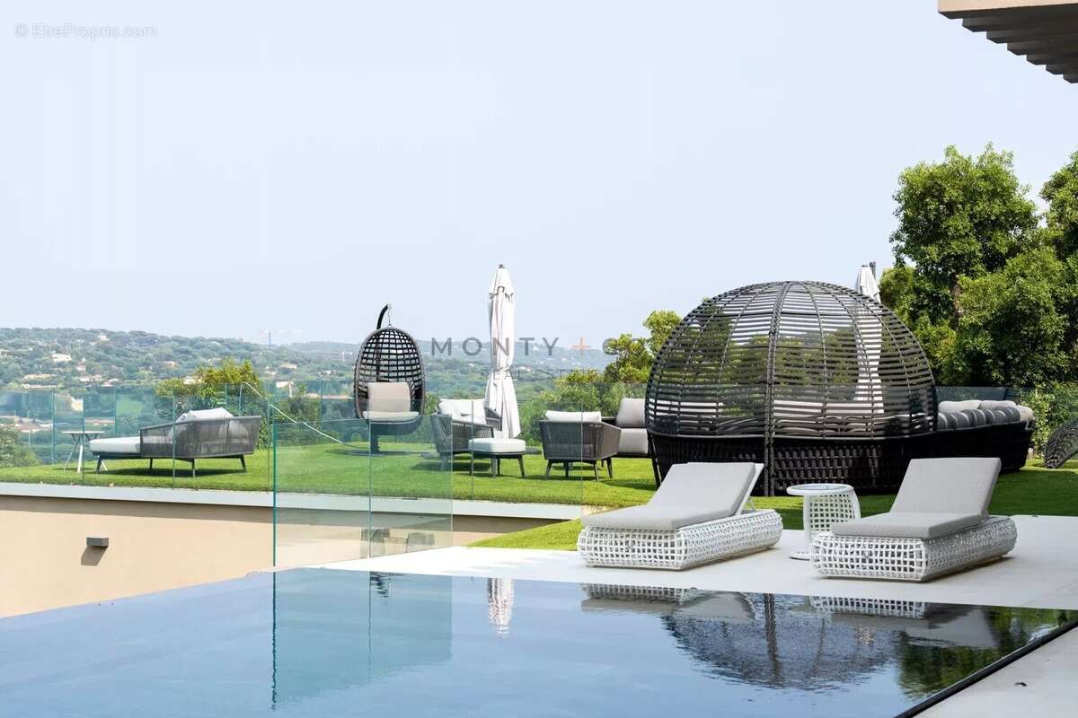 Vue mer à couper le souffle –  Vente propriété contemporaine neuve dans un domaine exclusif aux portes de Saint-Tropez - photo 13
