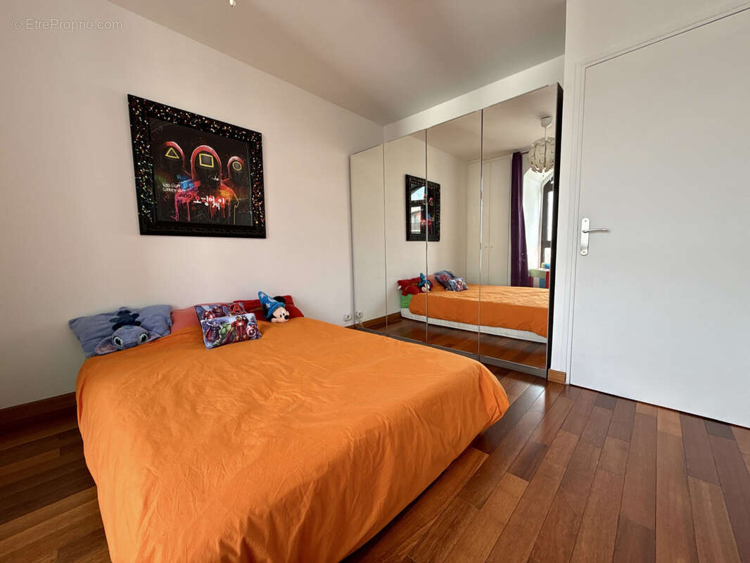 Appartement à CHARENTON-LE-PONT