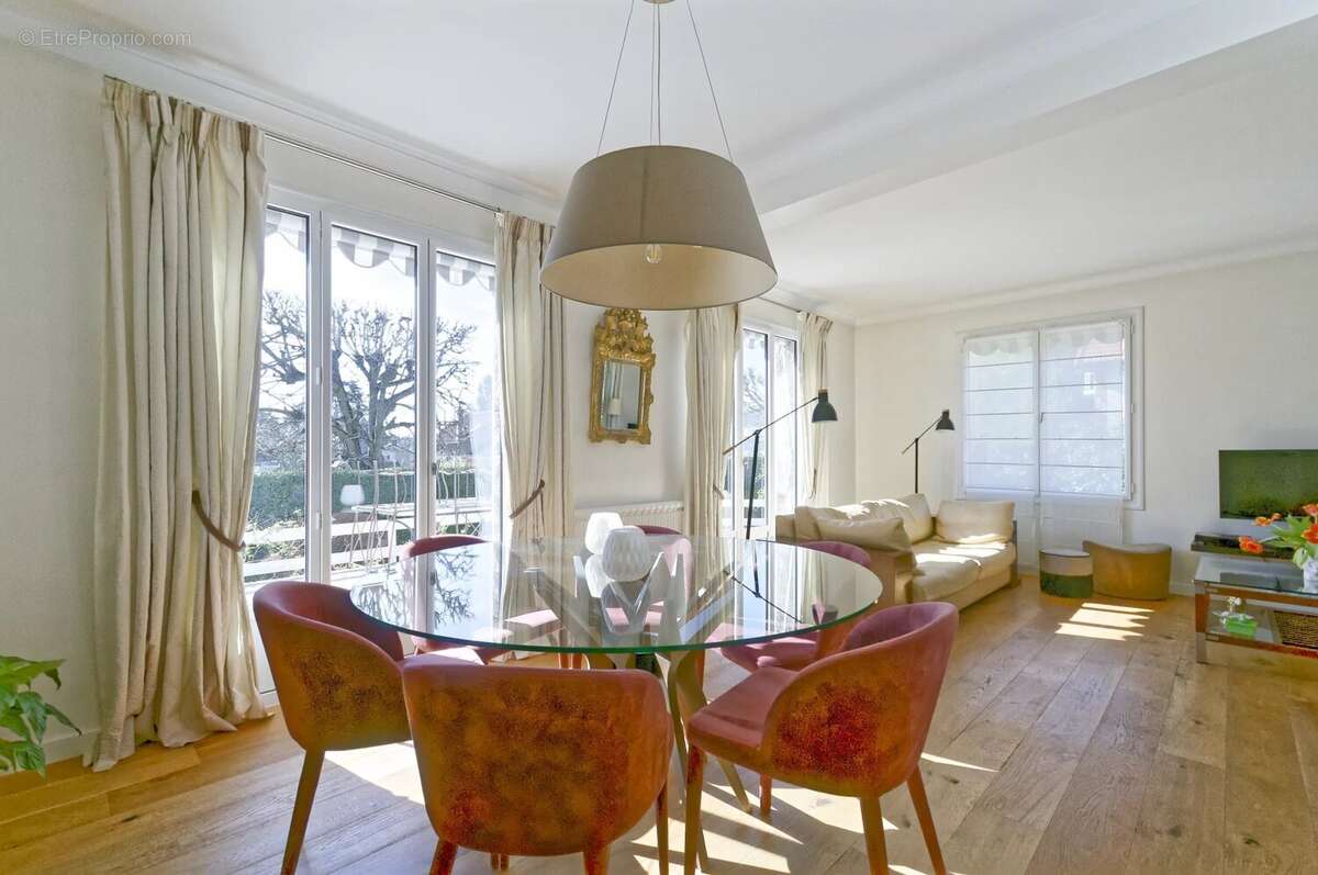 Maison à VERRIERES-LE-BUISSON