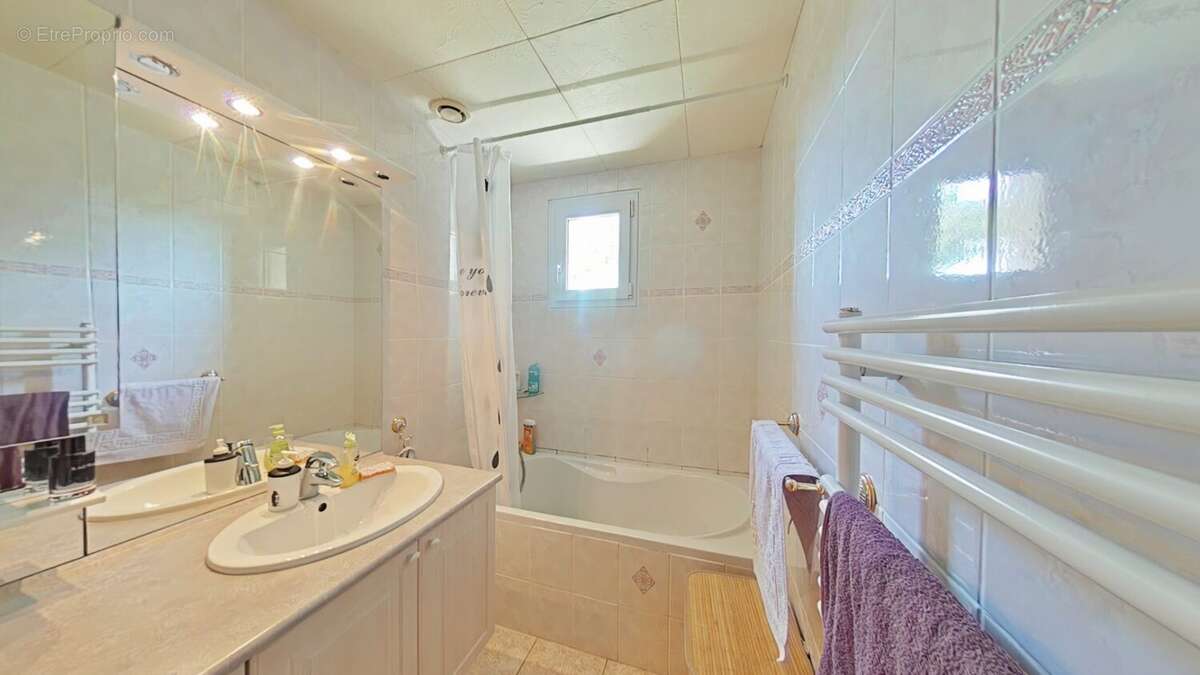 Maison 89 m² à Veauche  - photo 9