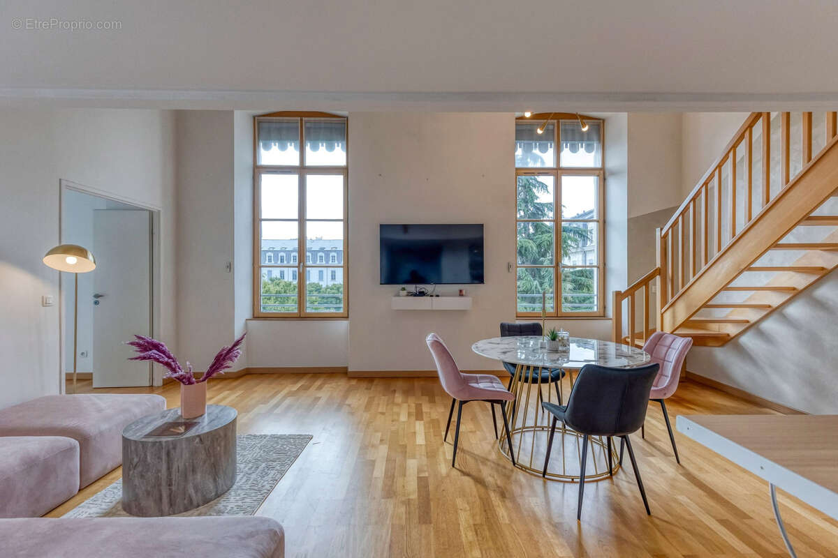 Exclusivité - GRENOBLE CASERNE DE BONNE- T3 Duplex et stationnement - photo 4