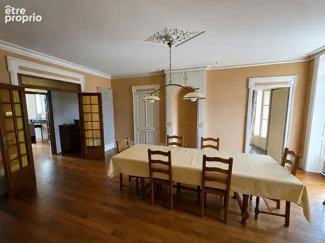 Appartement de charme 139,62 m² 1er étage Lons-le-Saunier 5 pièce(s) - photo 2