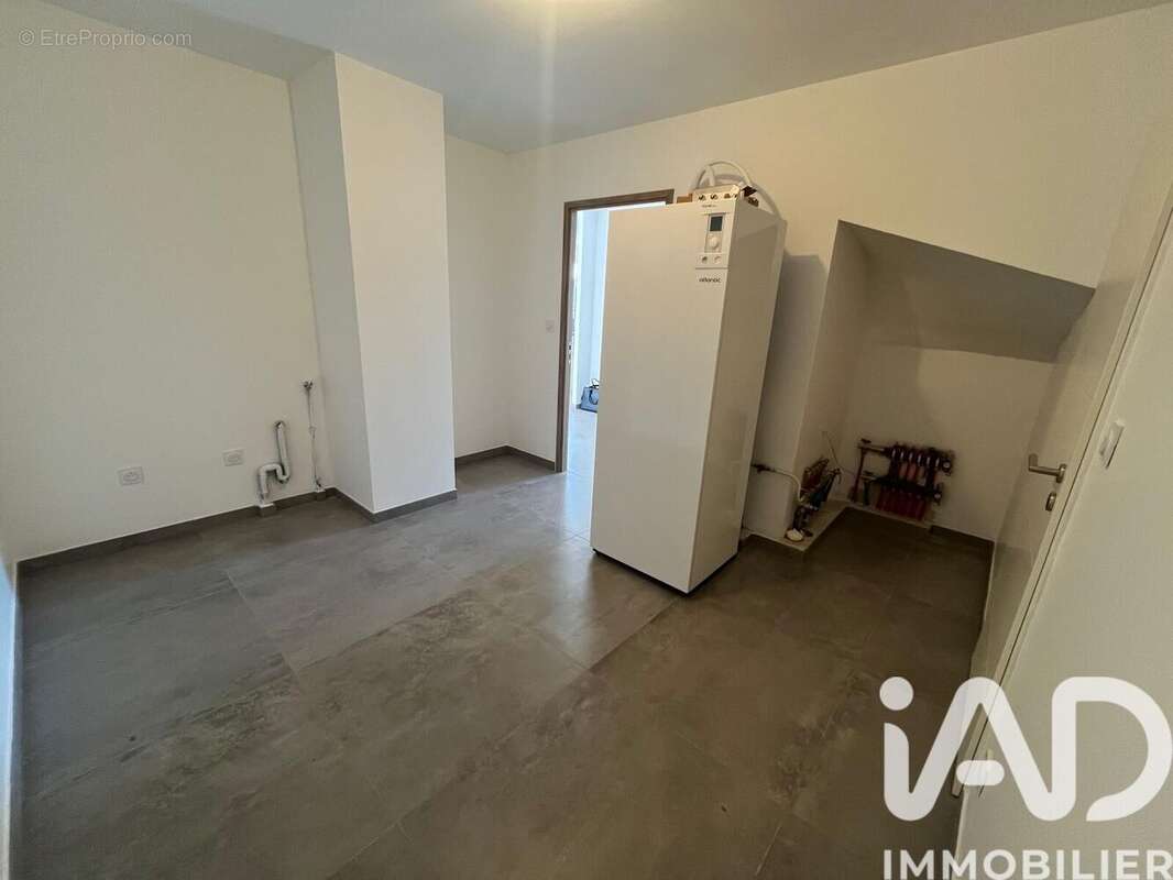 Maison 173 m² à Les Granges-Gontardes  - photo 7