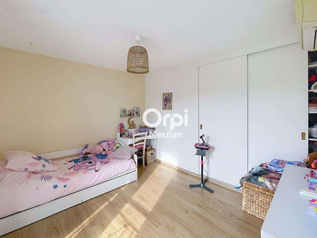 Maison à LES MUREAUX