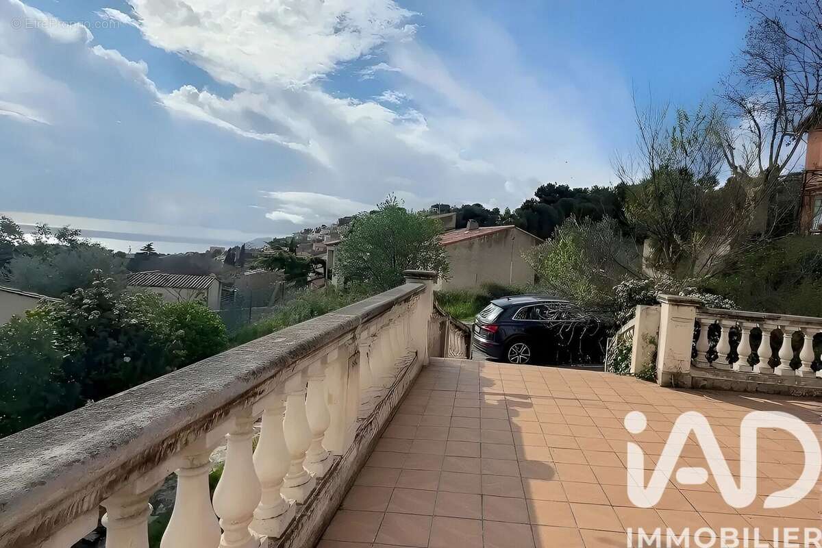 Photo 2 - Maison à MARSEILLE-15E