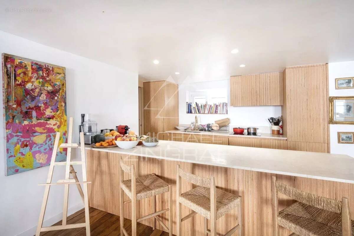 Appartement à PARIS-7E