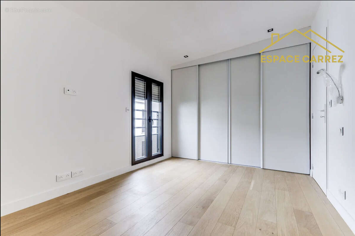 Appartement à LES LILAS