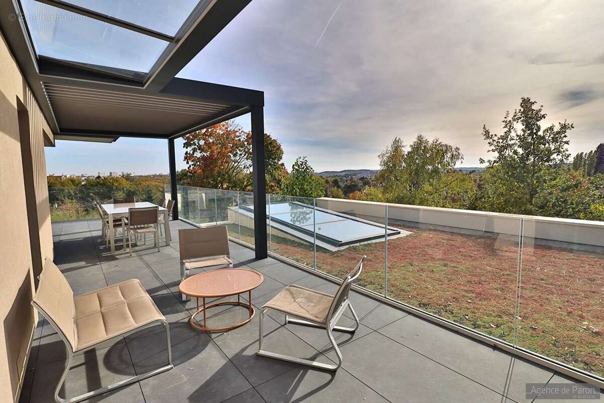 Maison à VERRIERES-LE-BUISSON