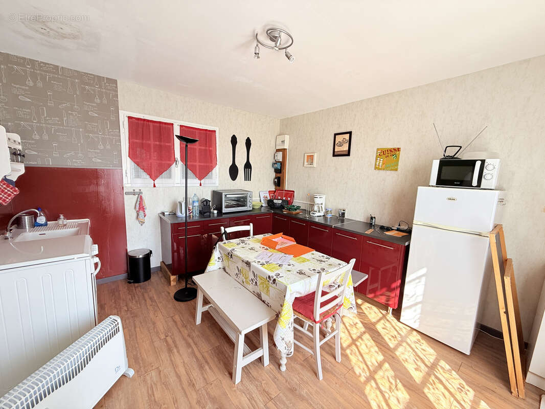 Petite habitation sur grand terrain constructible sur Campestre - photo 3
