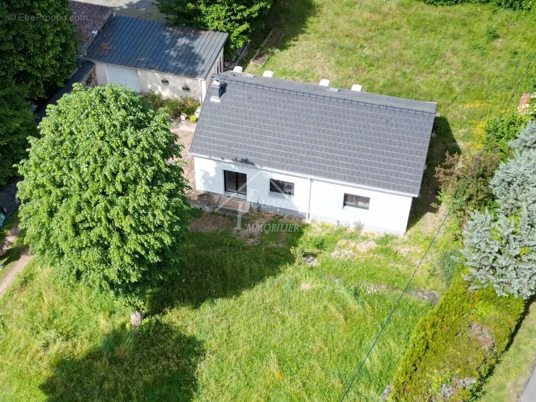 Maison à DOMPIERRE-SUR-BESBRE