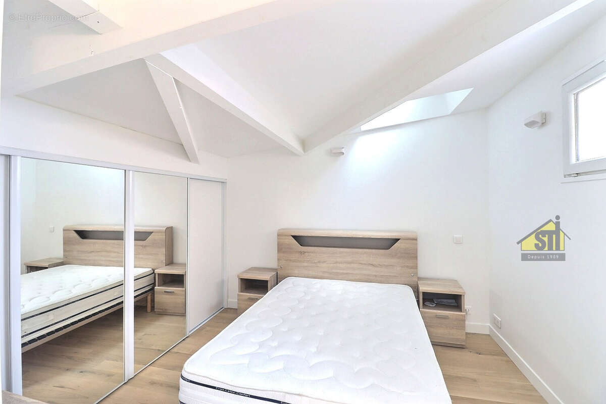 Appartement à PARIS-14E