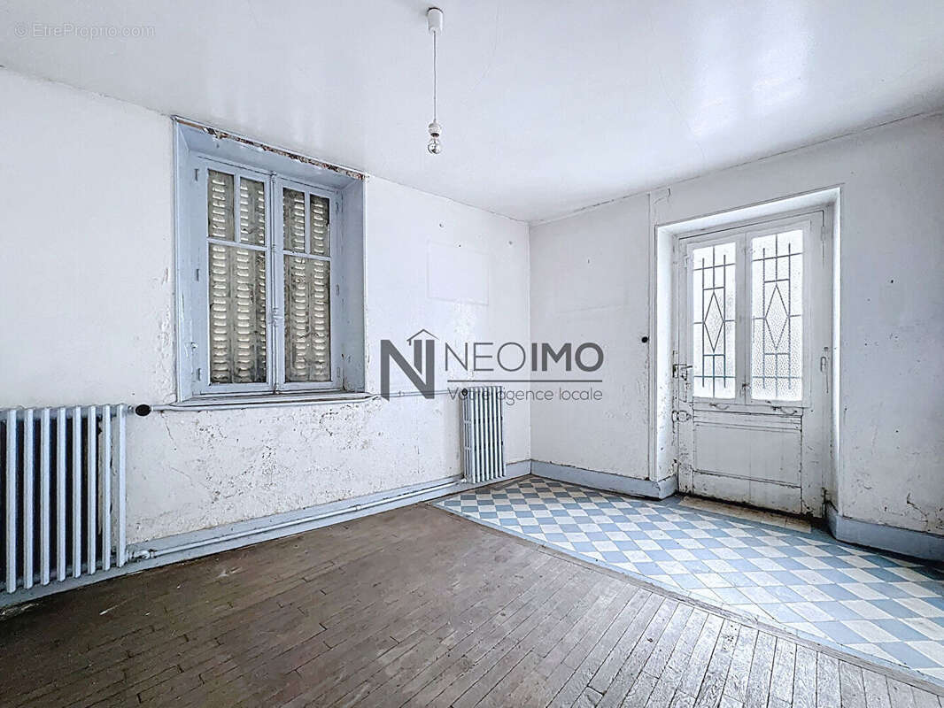 Maison à NEUFCHATEAU