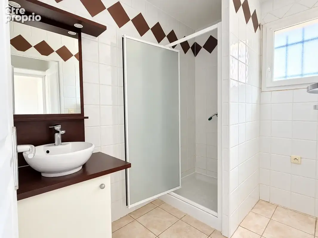 Bel appartement t2 + jardin + parking - photo 8