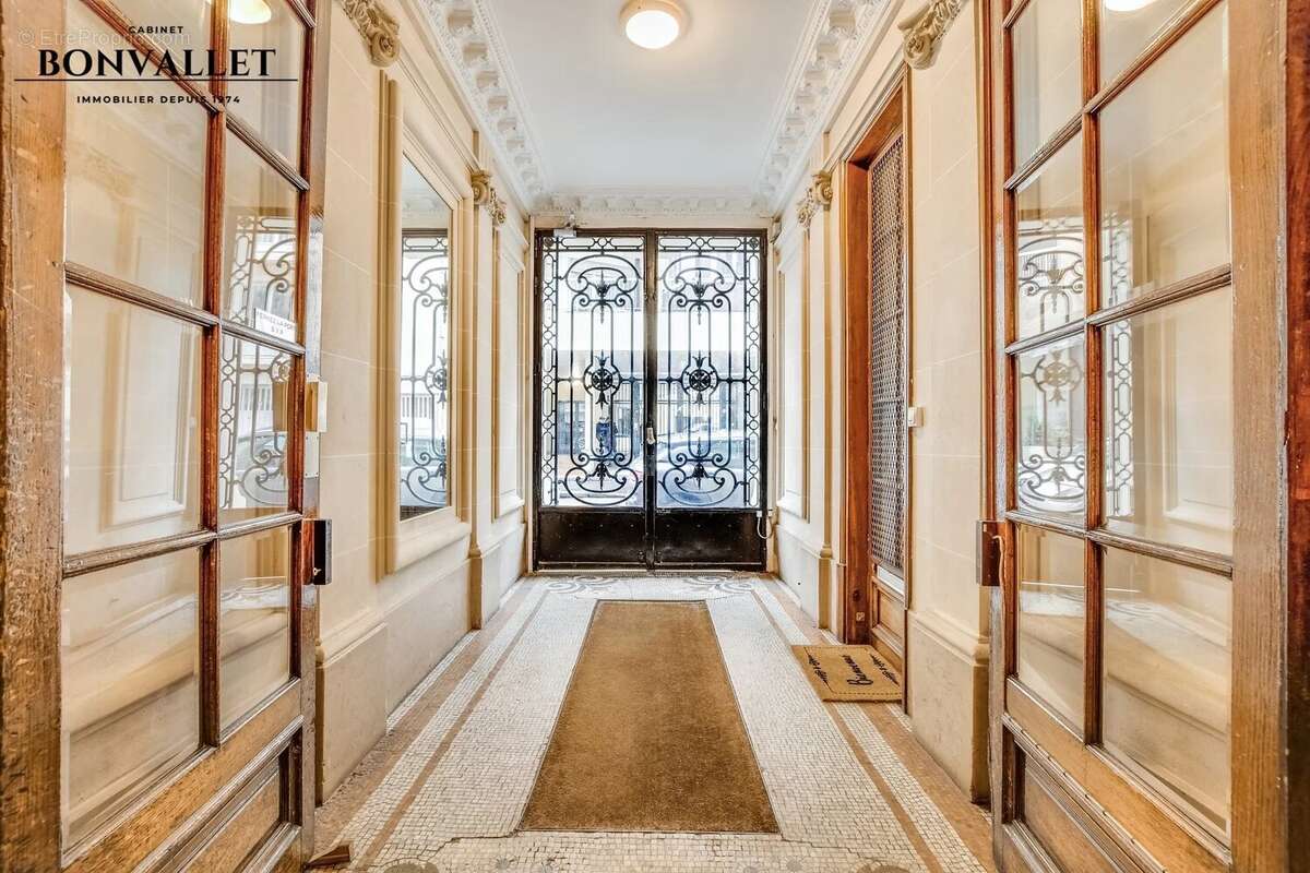 Appartement à PARIS-15E