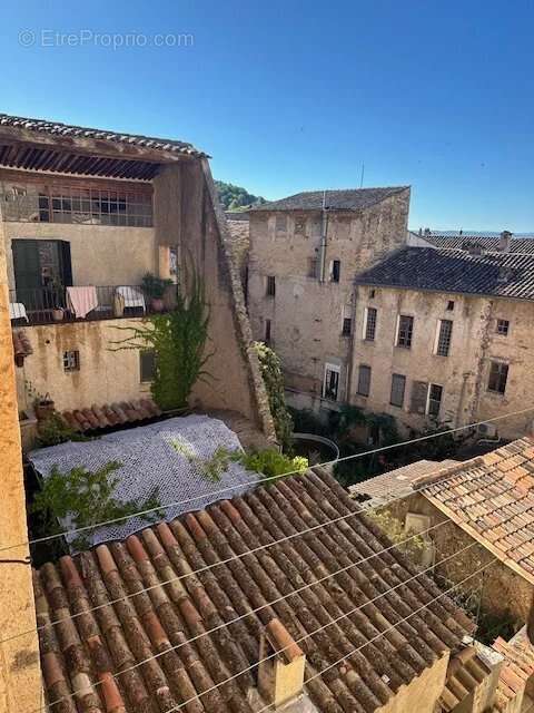 Appartement à COTIGNAC