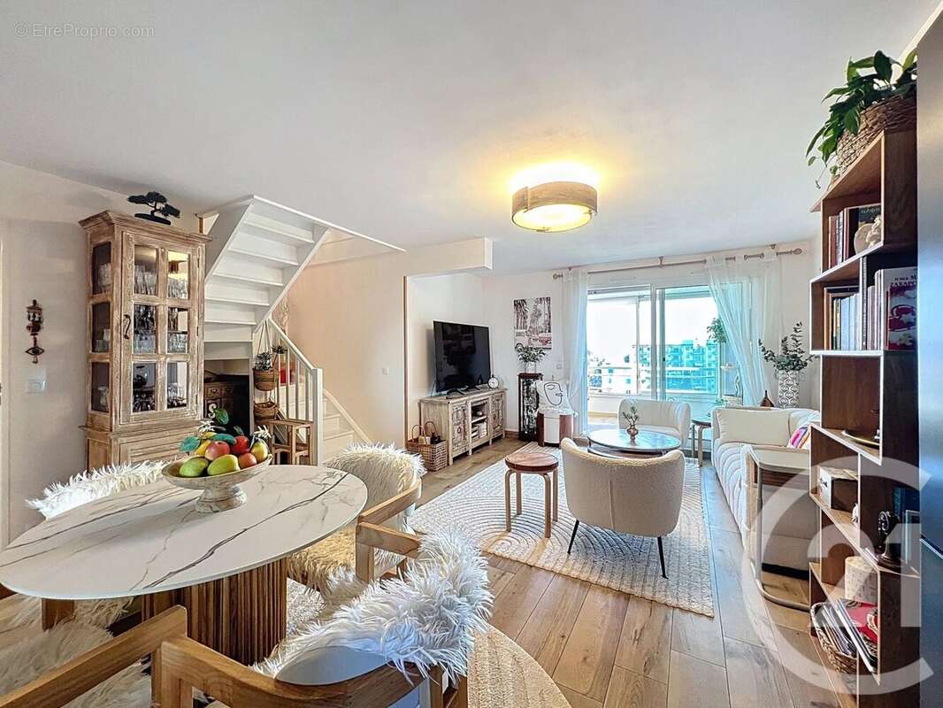 Appartement à VALLAURIS