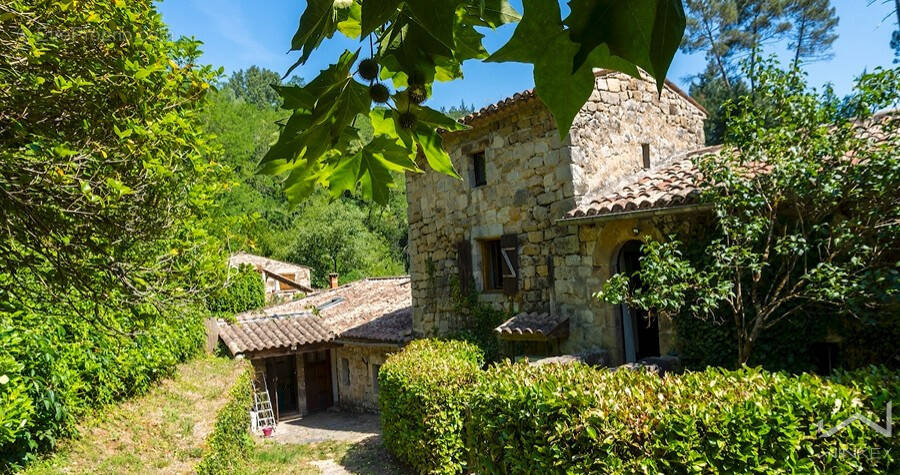 Un havre de paix au cœur de l'Ardèche   Ancien moulin de caractère du XVIIe siècle - sur 5,4 hectares - photo 2