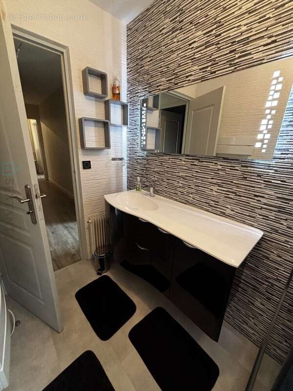 Appartement à LE MESNIL-ESNARD