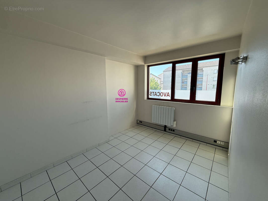 PEAGE DE ROUSSILLON, proche centre ville, appartement 81m2  1er étage avec ascenseur, place parking privative - photo 10