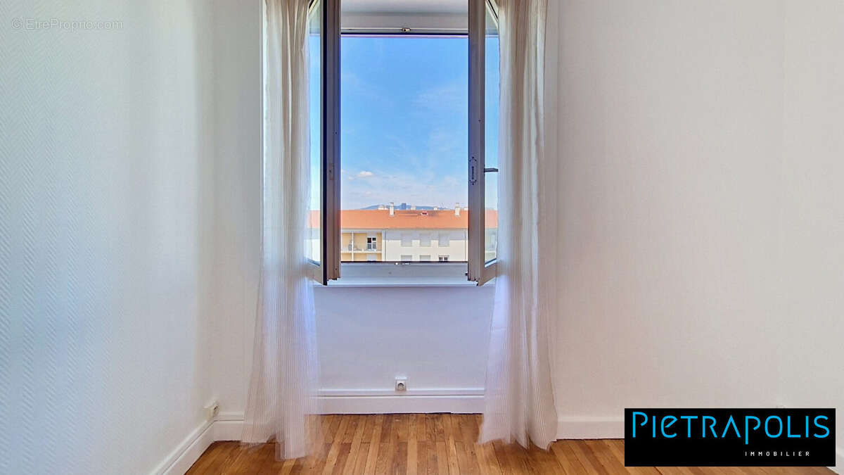 Appartement à LYON-8E