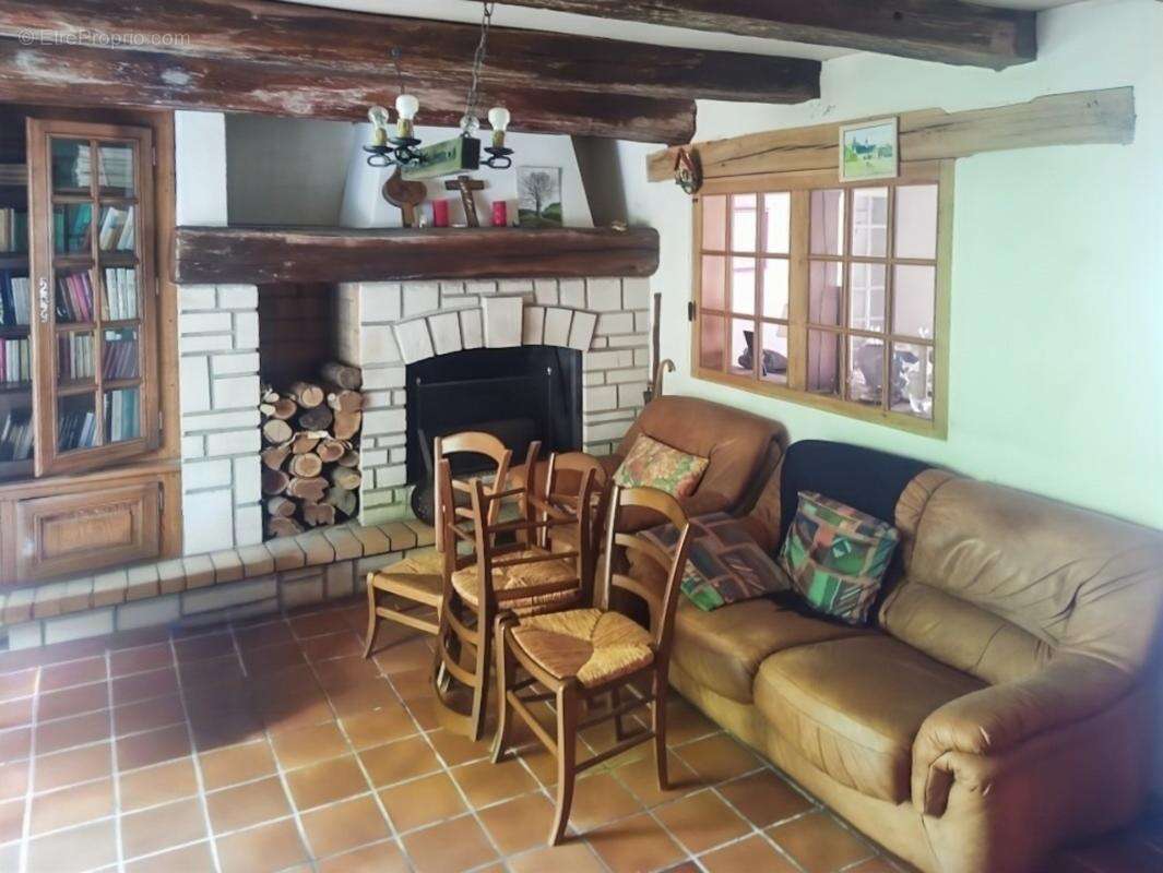 Maison avec son parc en bord de rivière - photo 4