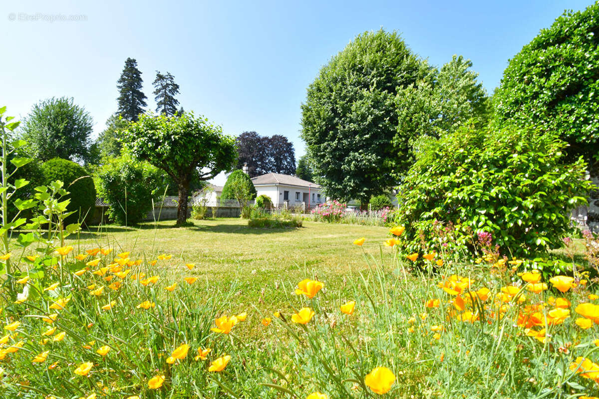 Maison à ARPAJON-SUR-CERE